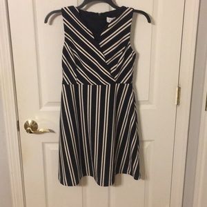 Elle Black & White Dress Size 2 or Size 4.